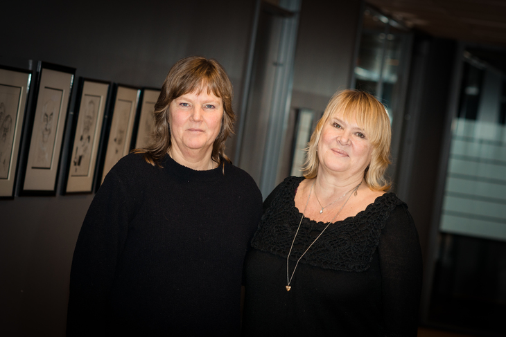 TIL MEKLING: Lise Olsen (t.v.), forhandlingsleder og nestleder i LO Stat og Jane Brekkhus Sæthre, forbundsleder i Norsk Jernbaneforbund.