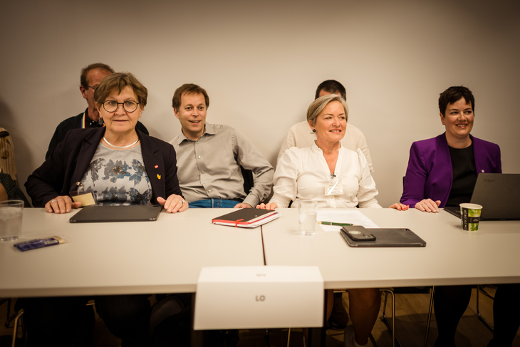 LOs delegasjon under oppstarten av forhandlingene. Fra venstre Mette Nord, leder i Fagforbundet, Ragnar Bøe Elgsaas, rådgiver i LO, Sissel M. Skoghaug, første nestleder i LO og Henriette Jevnaker, nestleder i LO Stat.   