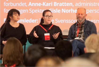 Anne-Kari Bratten (f.v.), Kjersti Barsok, Stein Lier-Hansen og Mette Nord kan være uenige om mye - men ikke om frontfagets fortreffelighet.